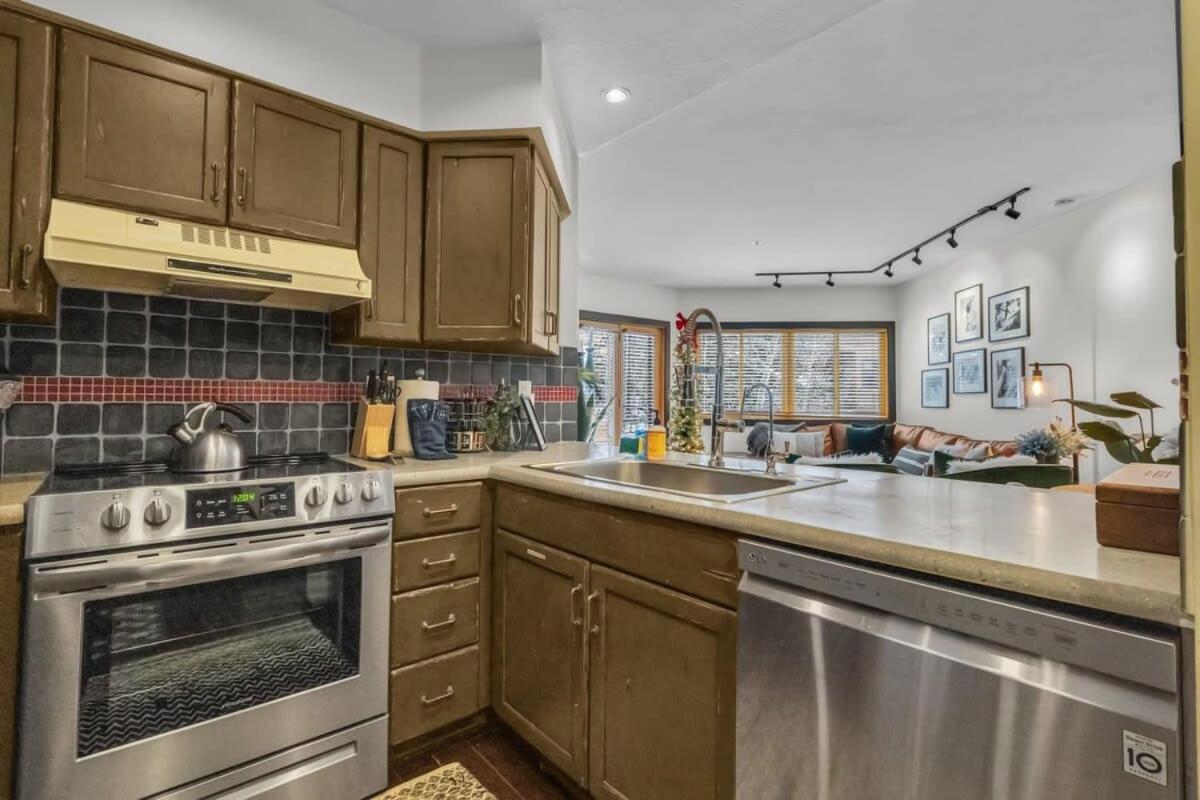 Вилла Gorgeous 1Br Steps From Lifts With Private Hot Tub Парк-Сити Экстерьер фото