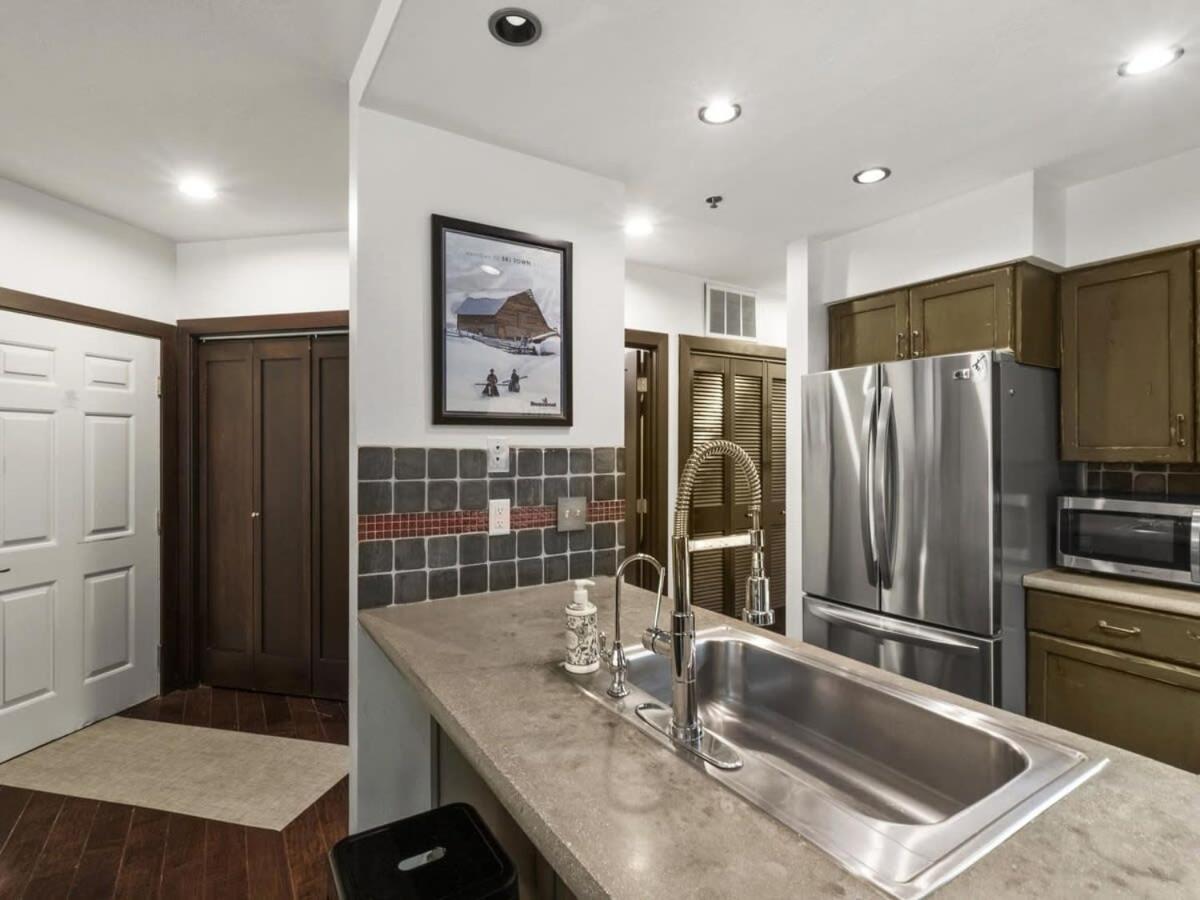 Вилла Gorgeous 1Br Steps From Lifts With Private Hot Tub Парк-Сити Экстерьер фото