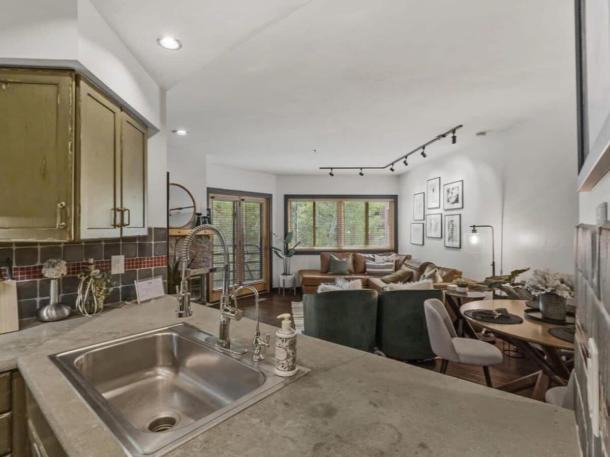 Вилла Gorgeous 1Br Steps From Lifts With Private Hot Tub Парк-Сити Экстерьер фото