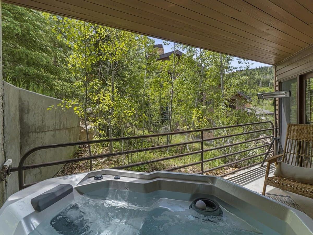 Вилла Gorgeous 1Br Steps From Lifts With Private Hot Tub Парк-Сити Экстерьер фото